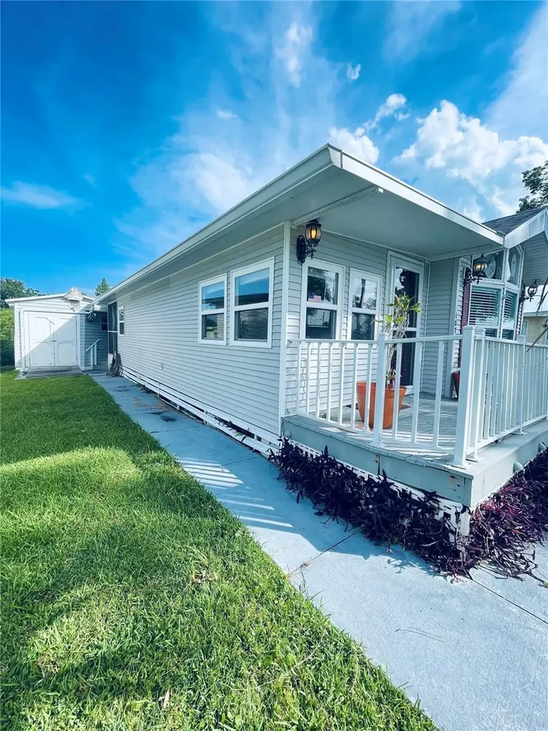 107 Kove Boulevard Osteen FL 32764