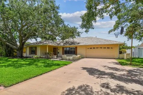 1443 54th Avenue NE St Petersburg FL 33703