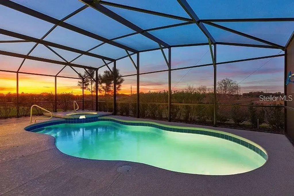 4111 Oaktree Drive Davenport FL 33837
