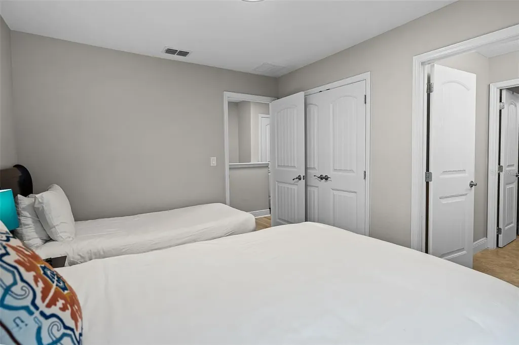 4111 Oaktree Drive Davenport FL 33837