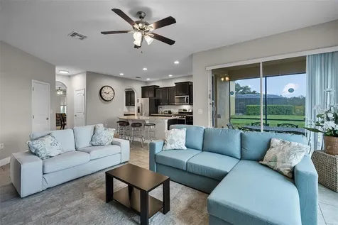 4111 Oaktree Drive Davenport FL 33837