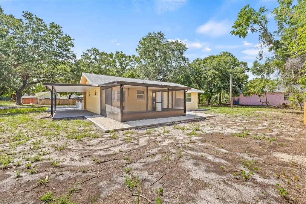6807 River Road Tampa FL 33615
