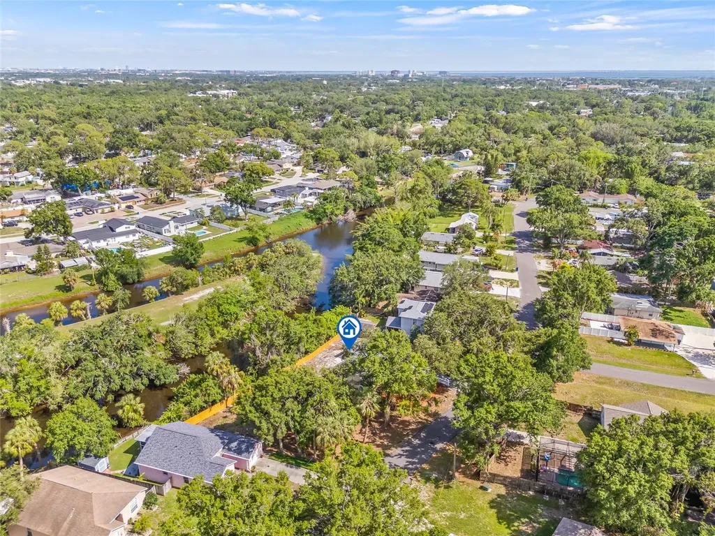 6807 River Road Tampa FL 33615