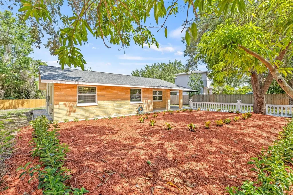 6807 River Road Tampa FL 33615