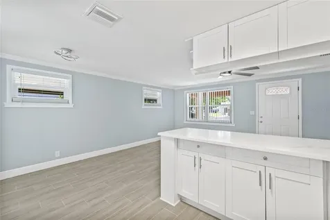 6807 River Road Tampa FL 33615