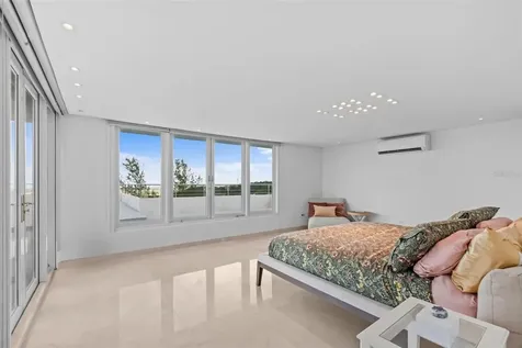 7 La Roca Street Beverly Hills Guaynabo PR 00965
