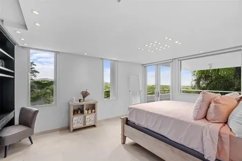 7 La Roca Street Beverly Hills Guaynabo PR 00965