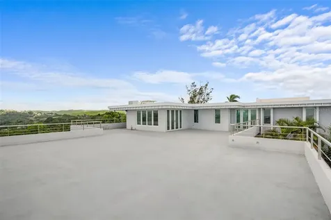 7 La Roca Street Beverly Hills Guaynabo PR 00965