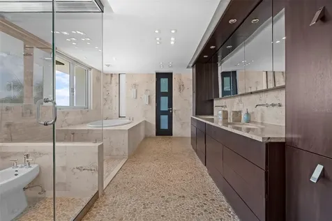 7 La Roca Street Beverly Hills Guaynabo PR 00965
