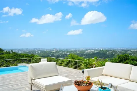7 La Roca Street Beverly Hills Guaynabo PR 00965