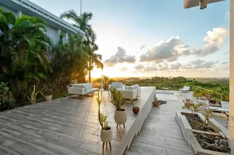 7 La Roca Street Beverly Hills Guaynabo PR 00965