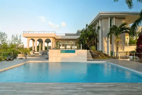 7 La Roca Street Beverly Hills Guaynabo PR 00965