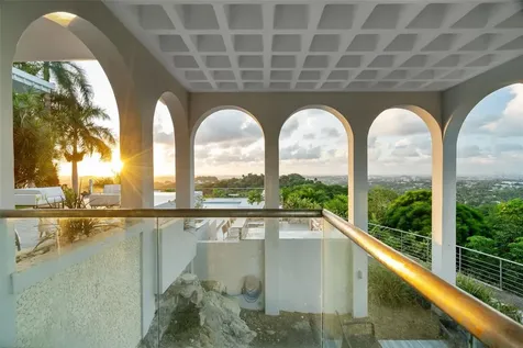7 La Roca Street Beverly Hills Guaynabo PR 00965