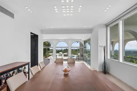 7 La Roca Street Beverly Hills Guaynabo PR 00965