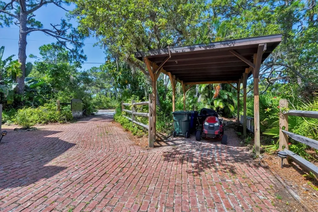 1550 Bayshore Drive Englewood FL 34223