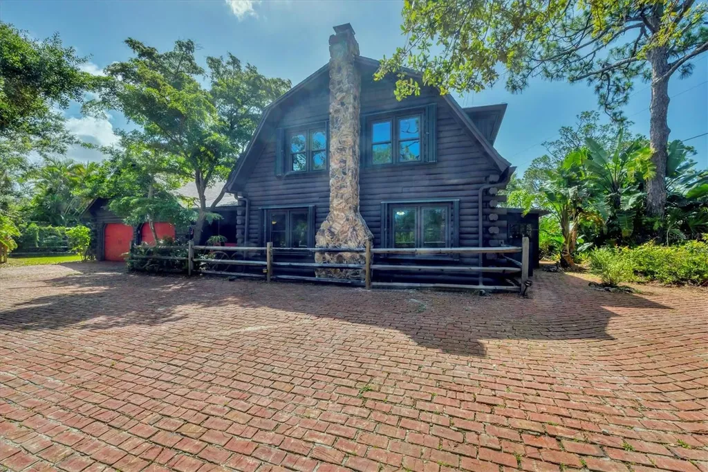 1550 Bayshore Drive Englewood FL 34223