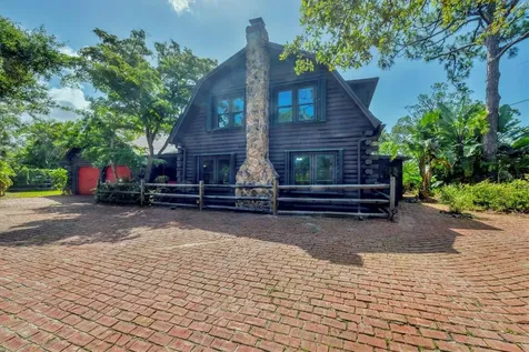 1550 Bayshore Drive Englewood FL 34223
