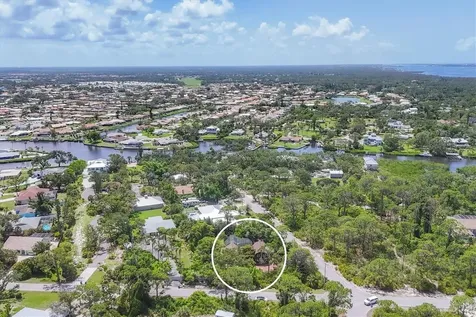 1550 Bayshore Drive Englewood FL 34223