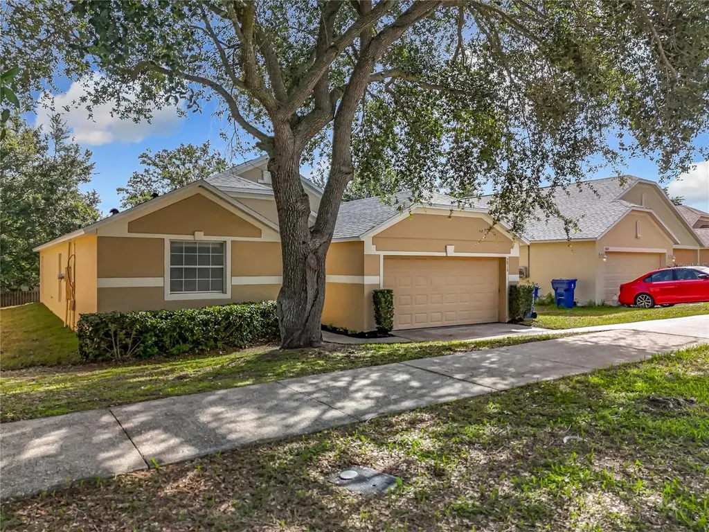 2019 Newtown Road Groveland FL 34736