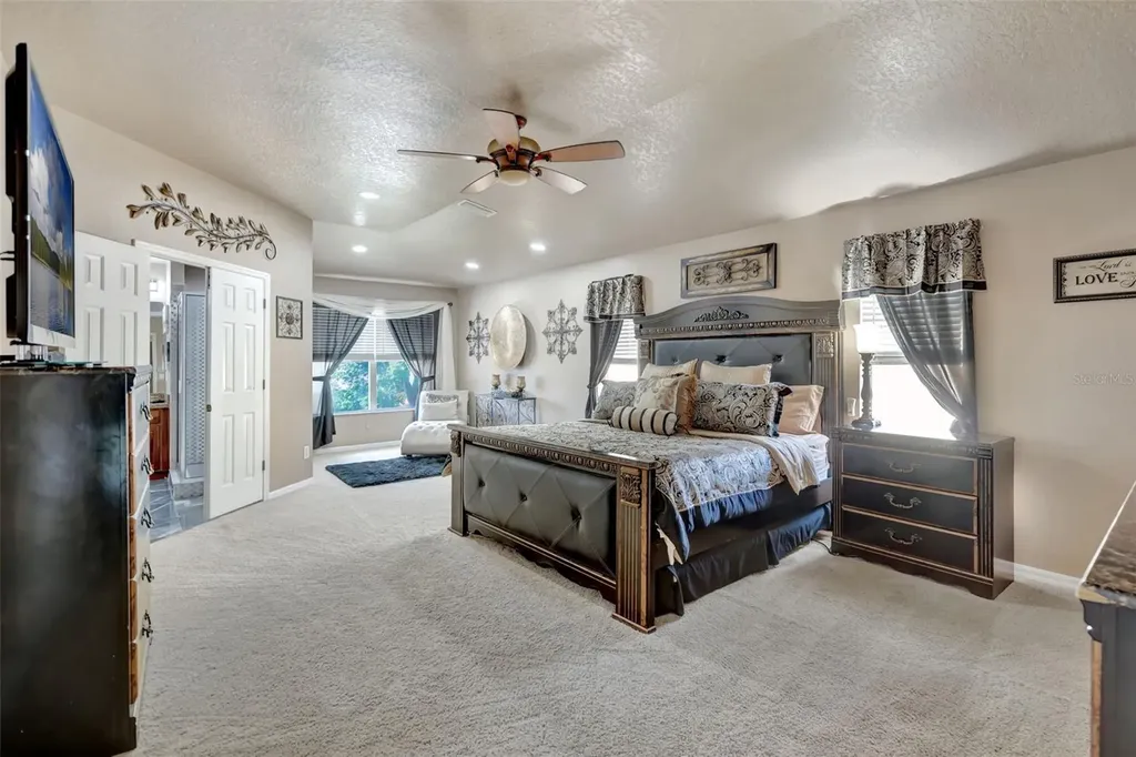 6932 Gray Catbird Loop Wesley Chapel FL 33545