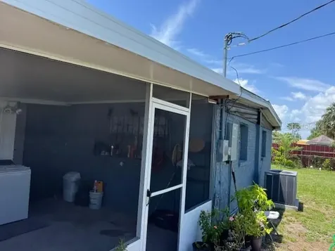 1506 S 78th Street S Tampa FL 33619