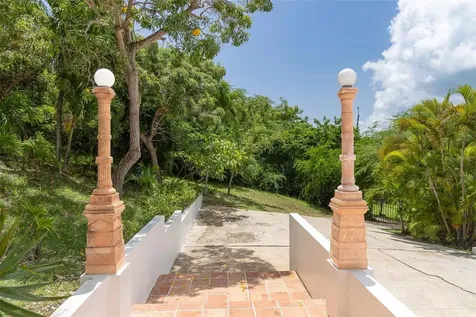 20 Calle Ramos Rivera Vieques PR 00765