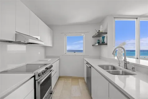 59 King´s Court Street San Juan PR 00911