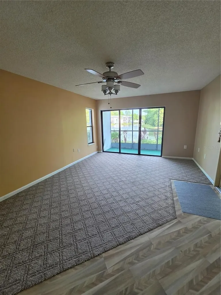 1281 Pine Ridge Circle E Tarpon Springs FL 34688