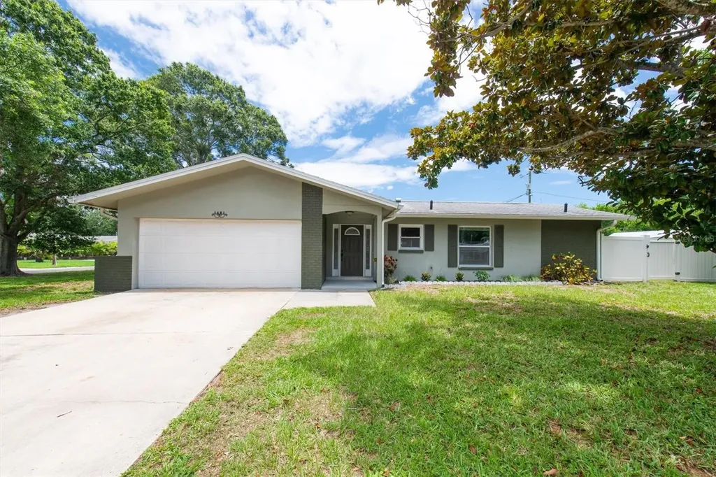 1461 S Hillcrest Avenue Clearwater FL 33756