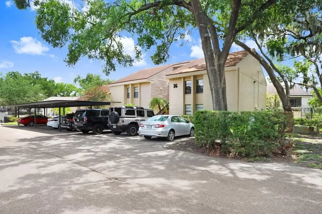 5103 Puritan Circle Tampa FL 33617