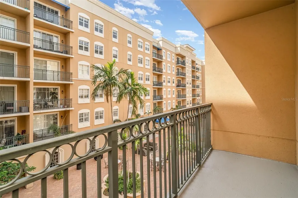 1064 N Tamiami Trail Sarasota FL 34236