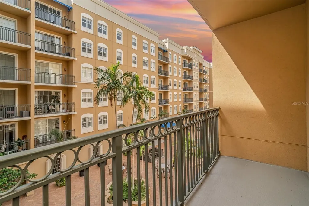 1064 N Tamiami Trail Sarasota FL 34236
