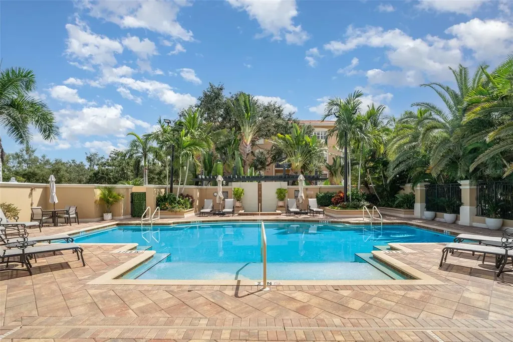 1064 N Tamiami Trail Sarasota FL 34236