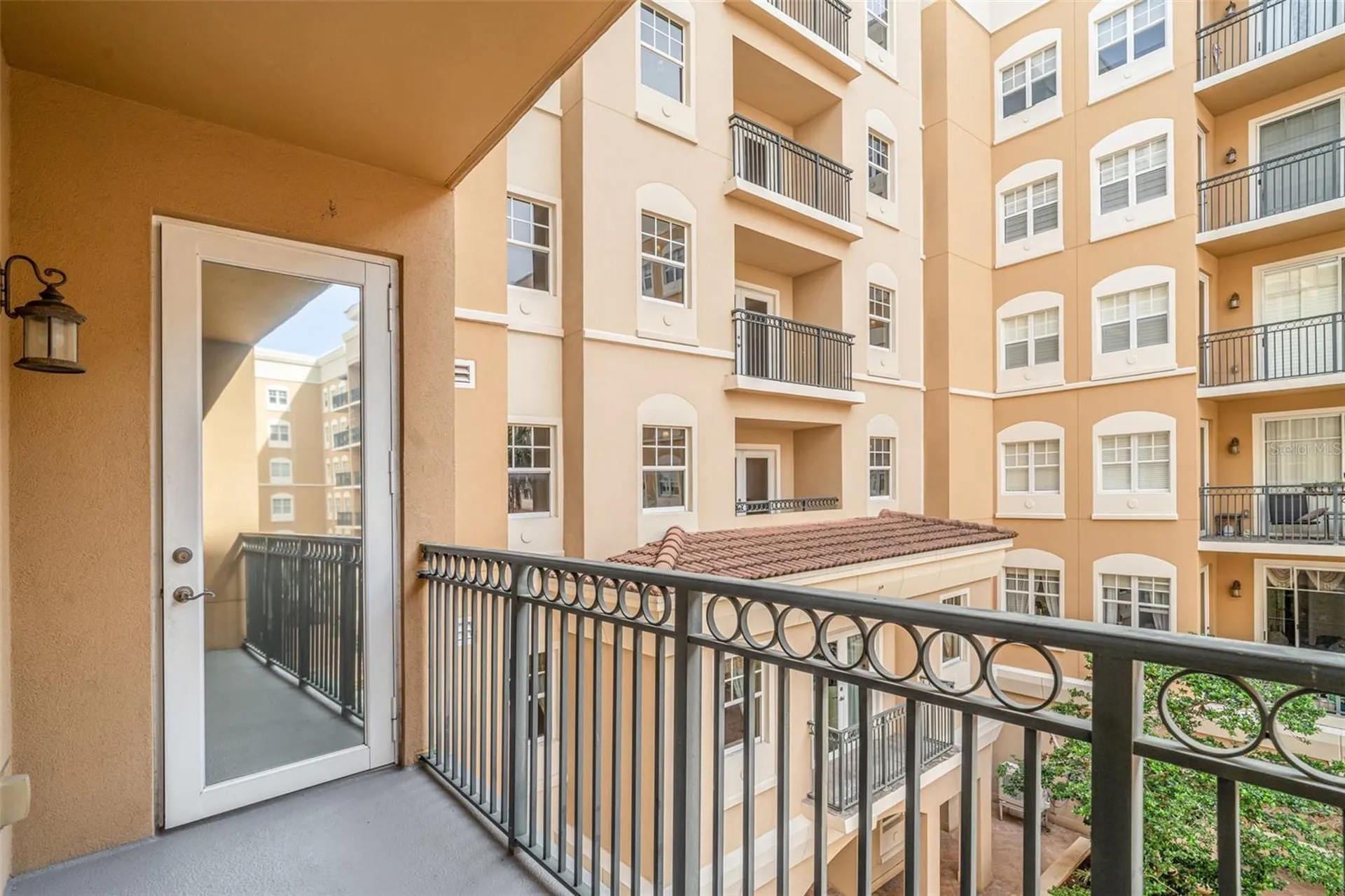 1064 N Tamiami Trail Sarasota FL 34236