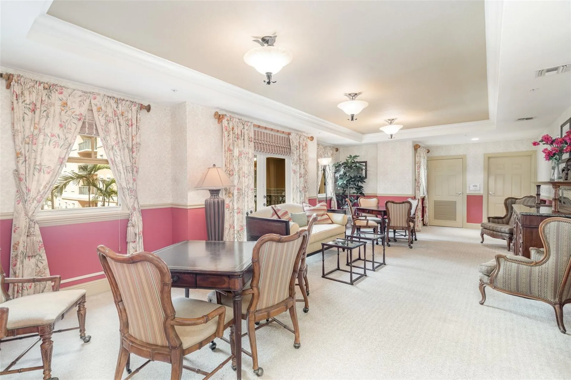 1064 N Tamiami Trail Sarasota FL 34236