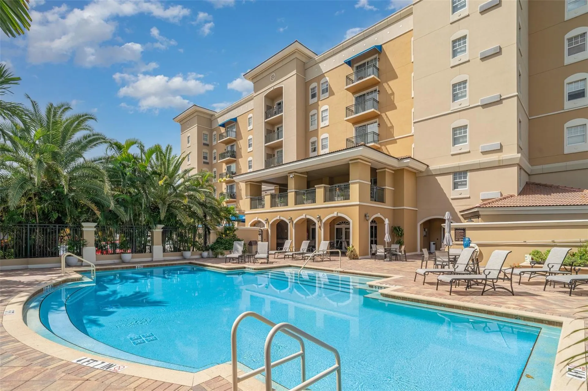 1064 N Tamiami Trail Sarasota FL 34236