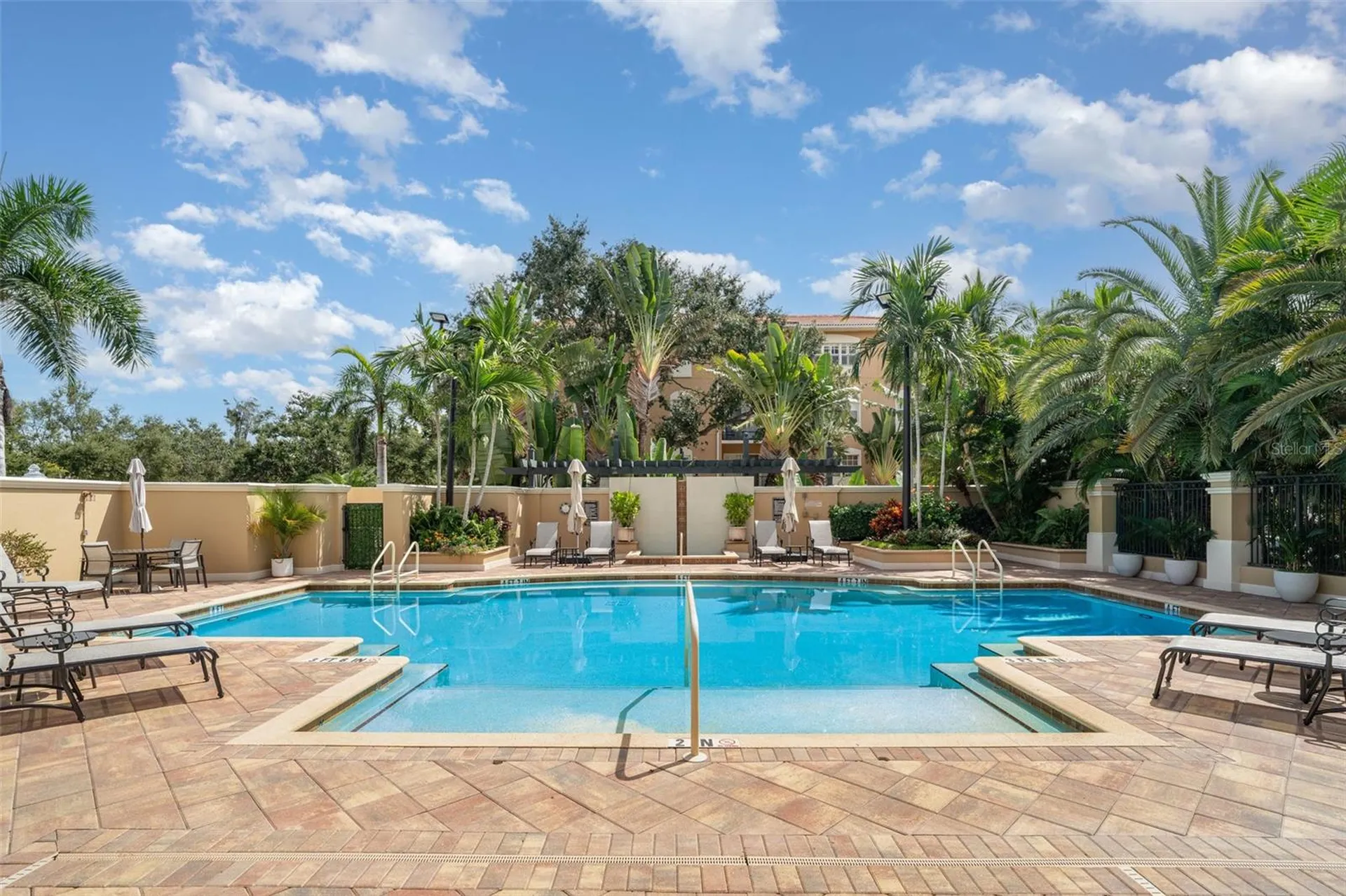 1064 N Tamiami Trail Sarasota FL 34236