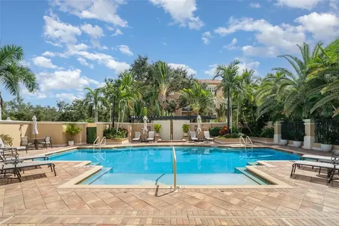 1064 N Tamiami Trail Sarasota FL 34236