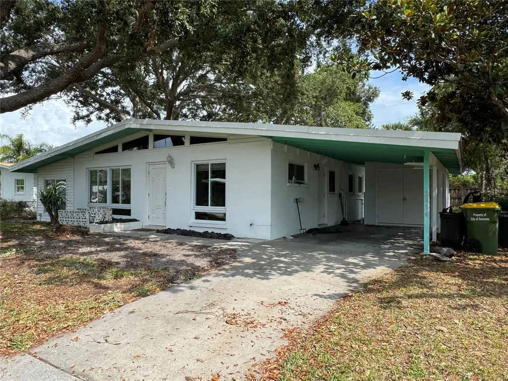 2934 Bay Street Sarasota FL 34237