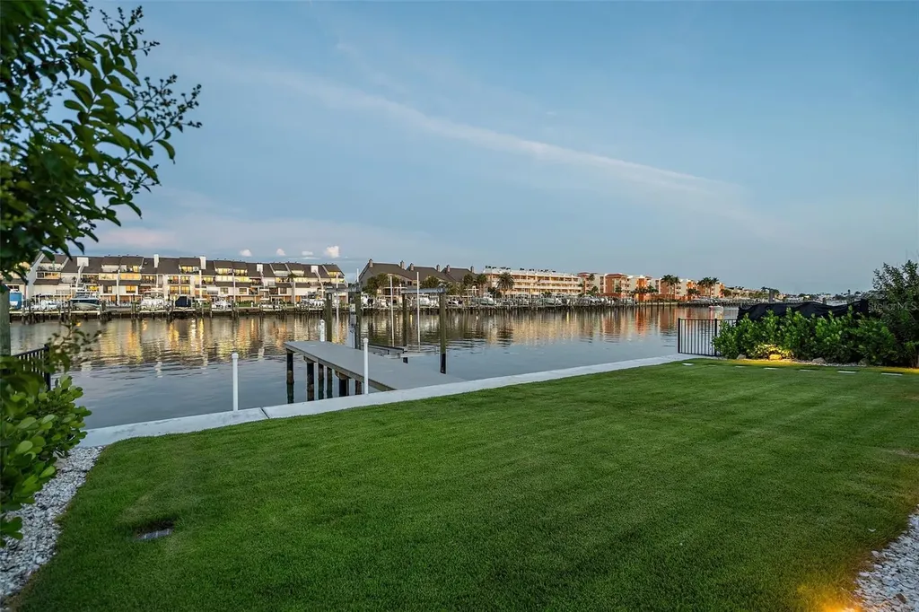 501 Barcelona Drive Tierra Verde FL 33715