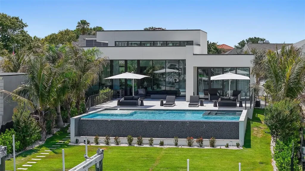 501 Barcelona Drive Tierra Verde FL 33715
