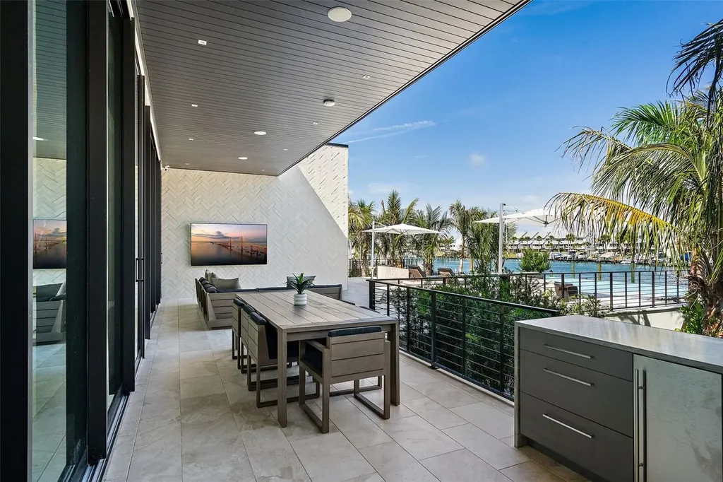 501 Barcelona Drive Tierra Verde FL 33715
