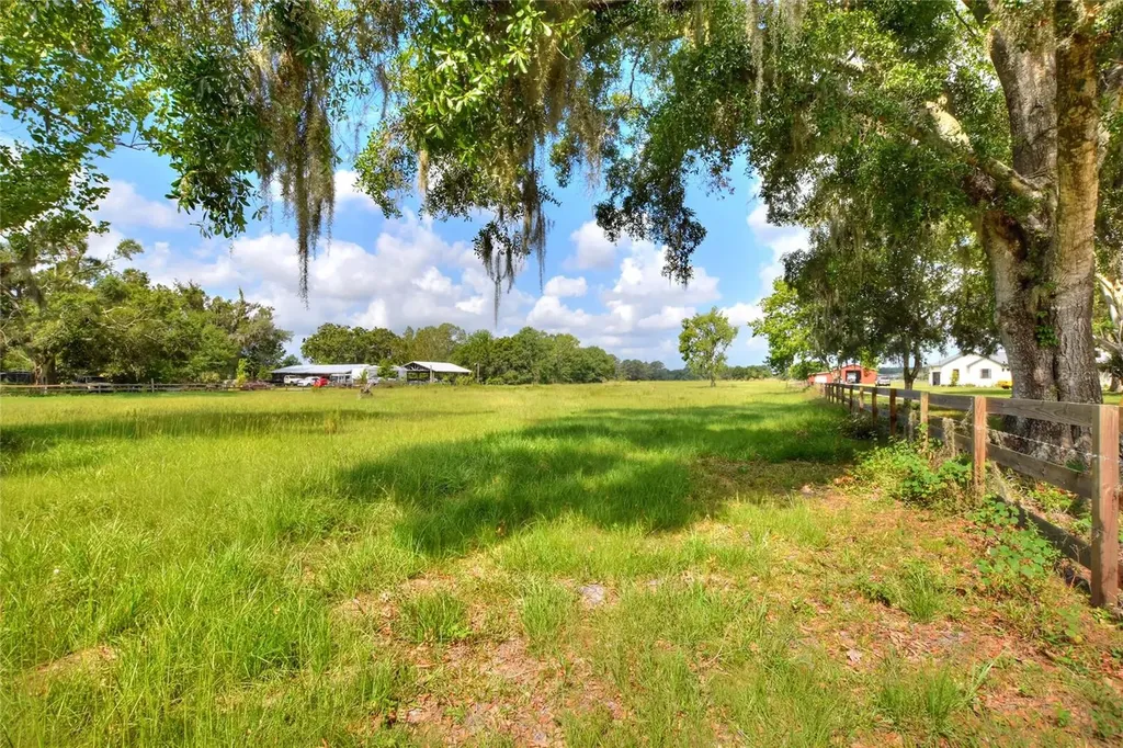 Hobson Simmons Road Lithia FL 33547