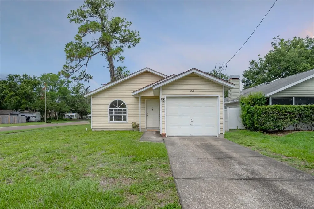 208 Oakwood Boulevard Oldsmar FL 34677
