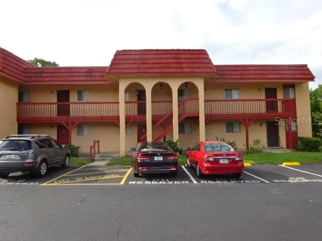 2864 N Powers Drive Orlando FL 32818