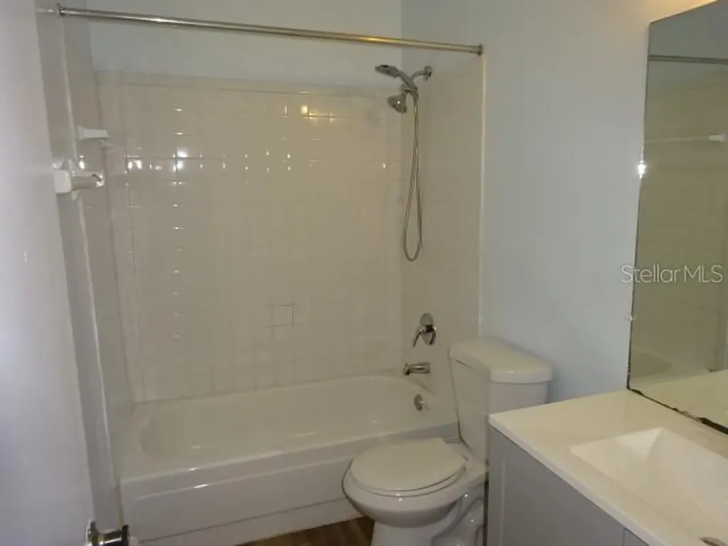 2864 N Powers Drive Orlando FL 32818