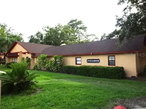 2864 N Powers Drive Orlando FL 32818