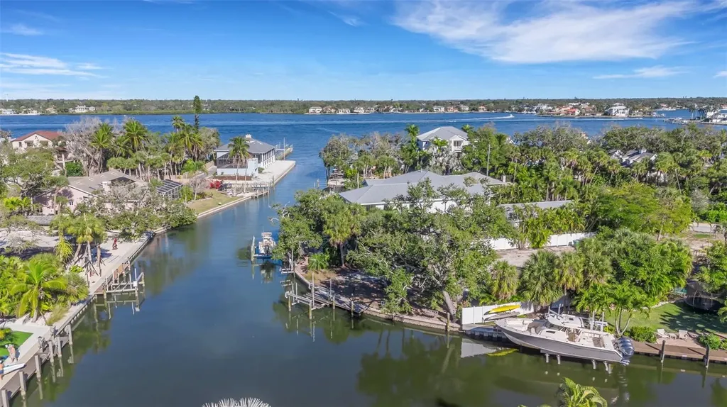 1231 Starboard Lane Sarasota FL 34242