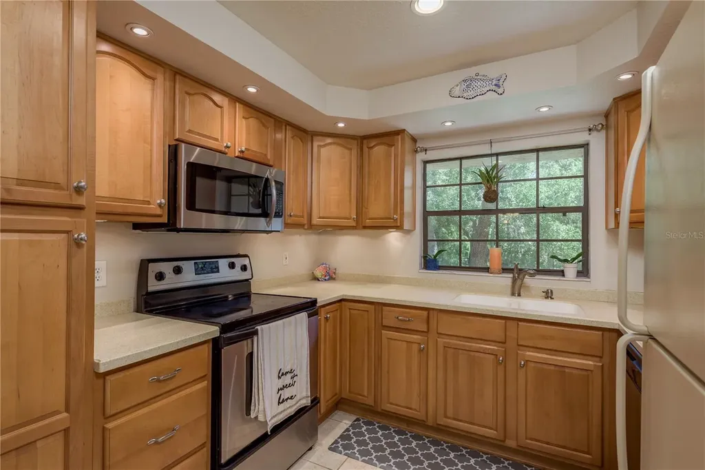 247 Los Prados Drive Safety Harbor FL 34695