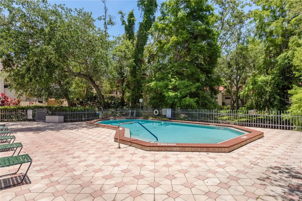 247 Los Prados Drive Safety Harbor FL 34695